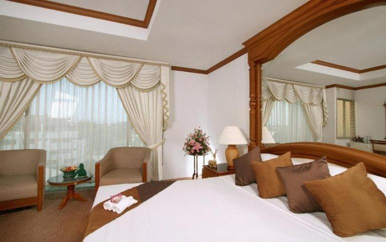Chiangmai Ratanakosin Hotel Chiang Mai Exteriör bild